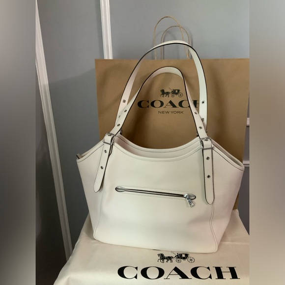 NWT COACH PEBBLE LEATHER MEADOW SHOULDER BAG - Picture 3 of 7